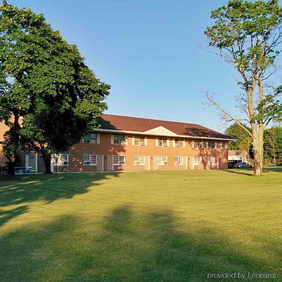 Budget Host East End Hotel In Riverhead Εξωτερικό φωτογραφία