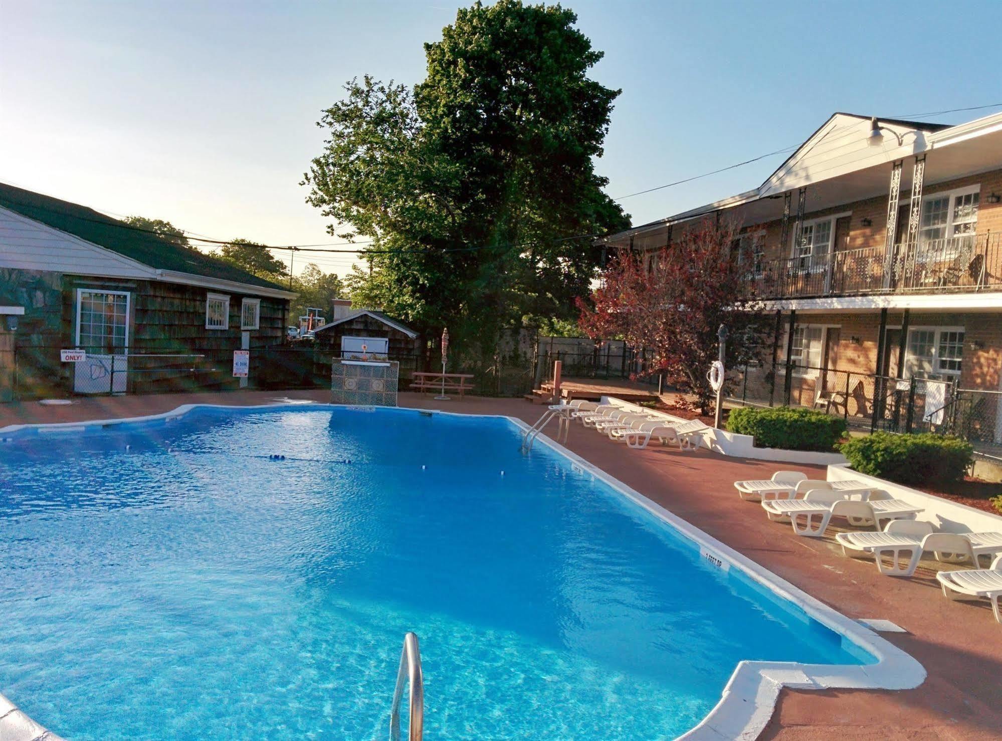 Budget Host East End Hotel In Riverhead Εξωτερικό φωτογραφία